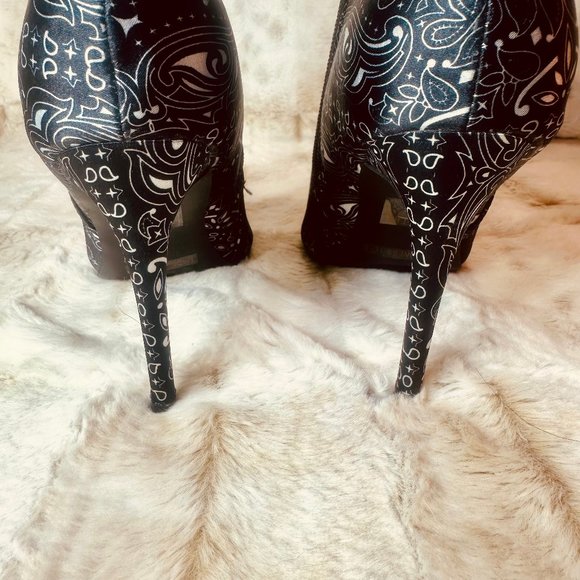 Mata Shoes Black Bandana 4" High Heel Ankle Boot - Picture 4 of 7